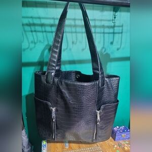 Black Croc-Embossed Tote Bag - Stylish Everyday Carry